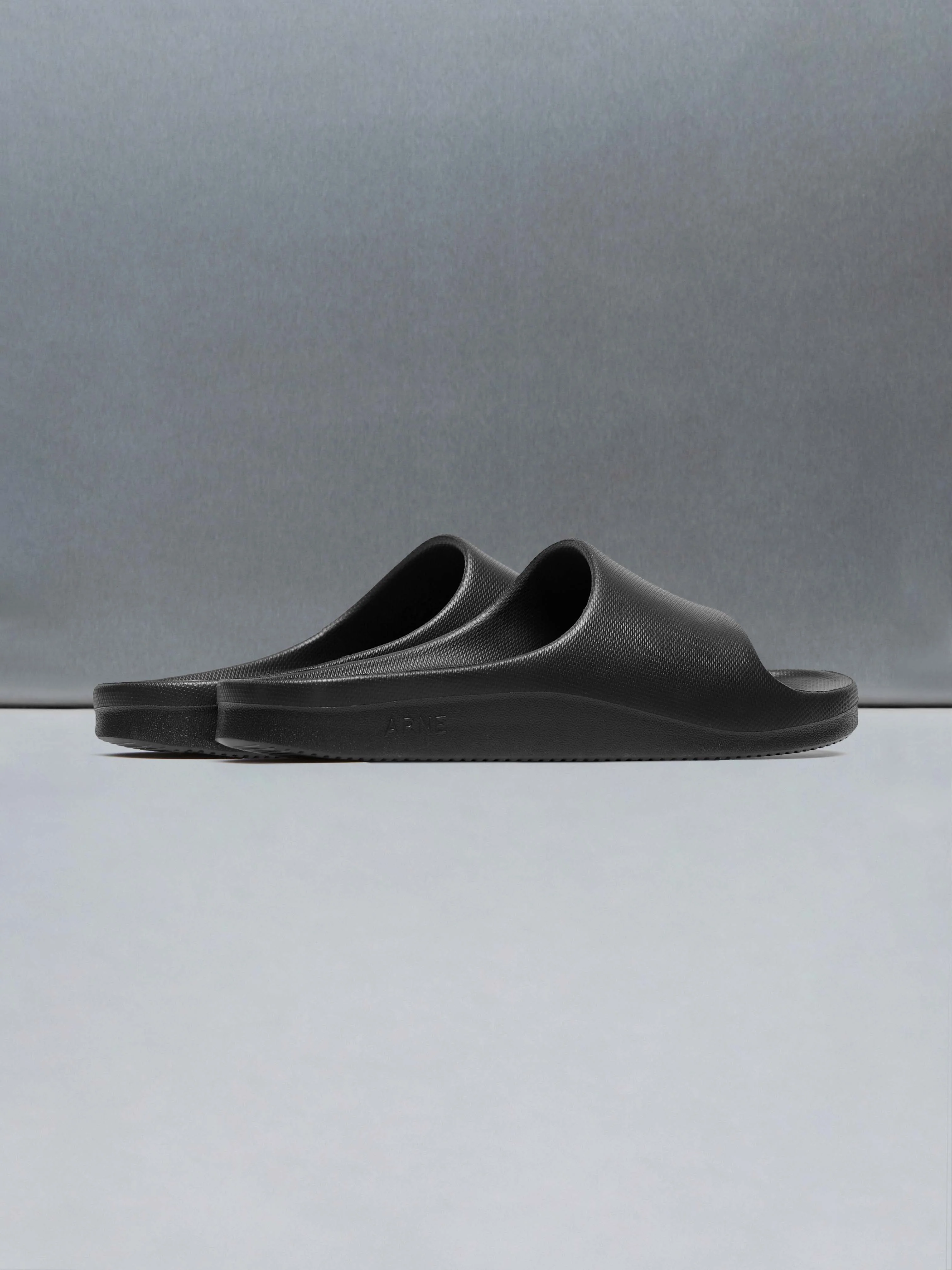 Active Slide in Black - Image 3