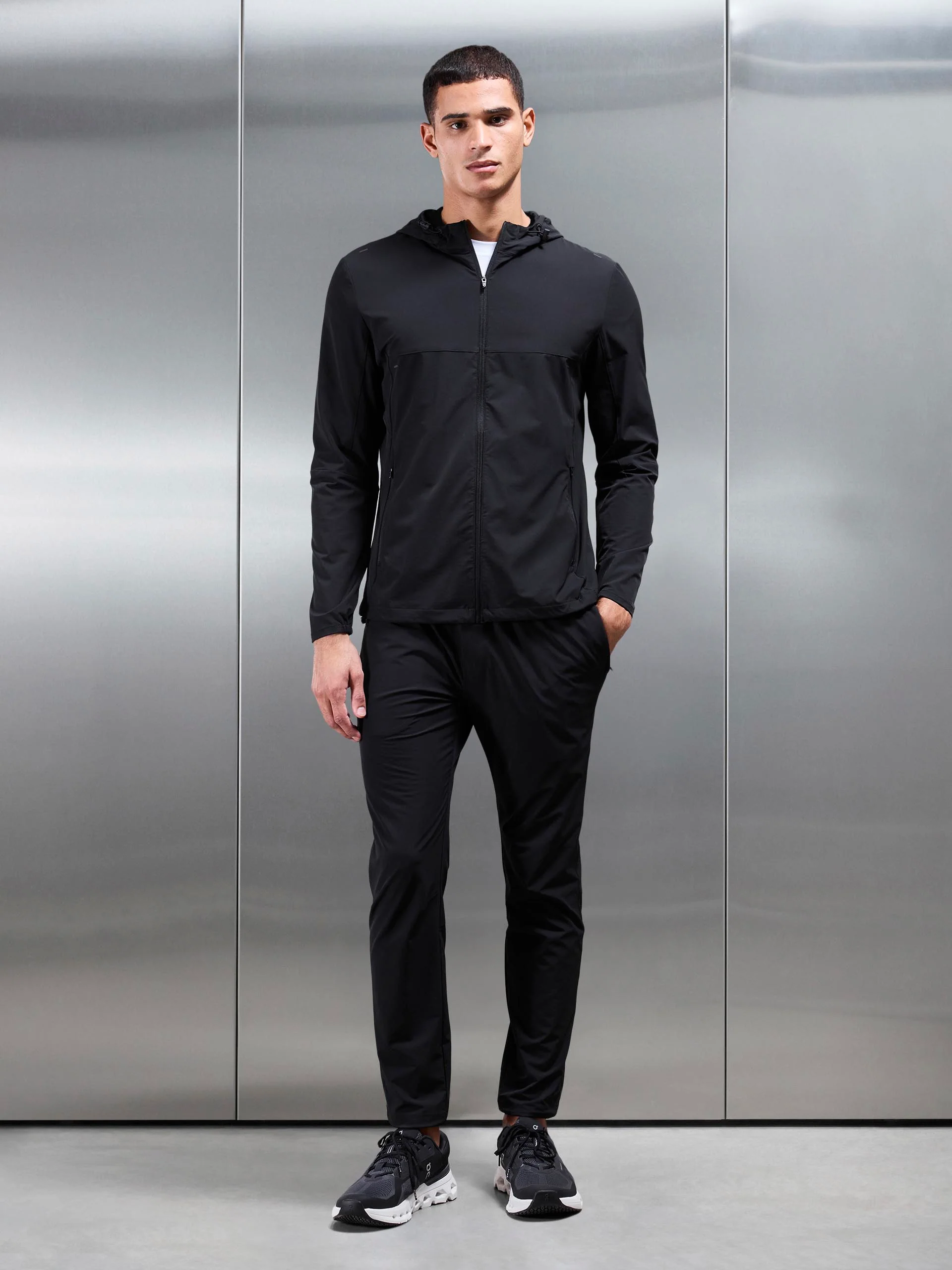 Active Windbreaker in Black - Image 4