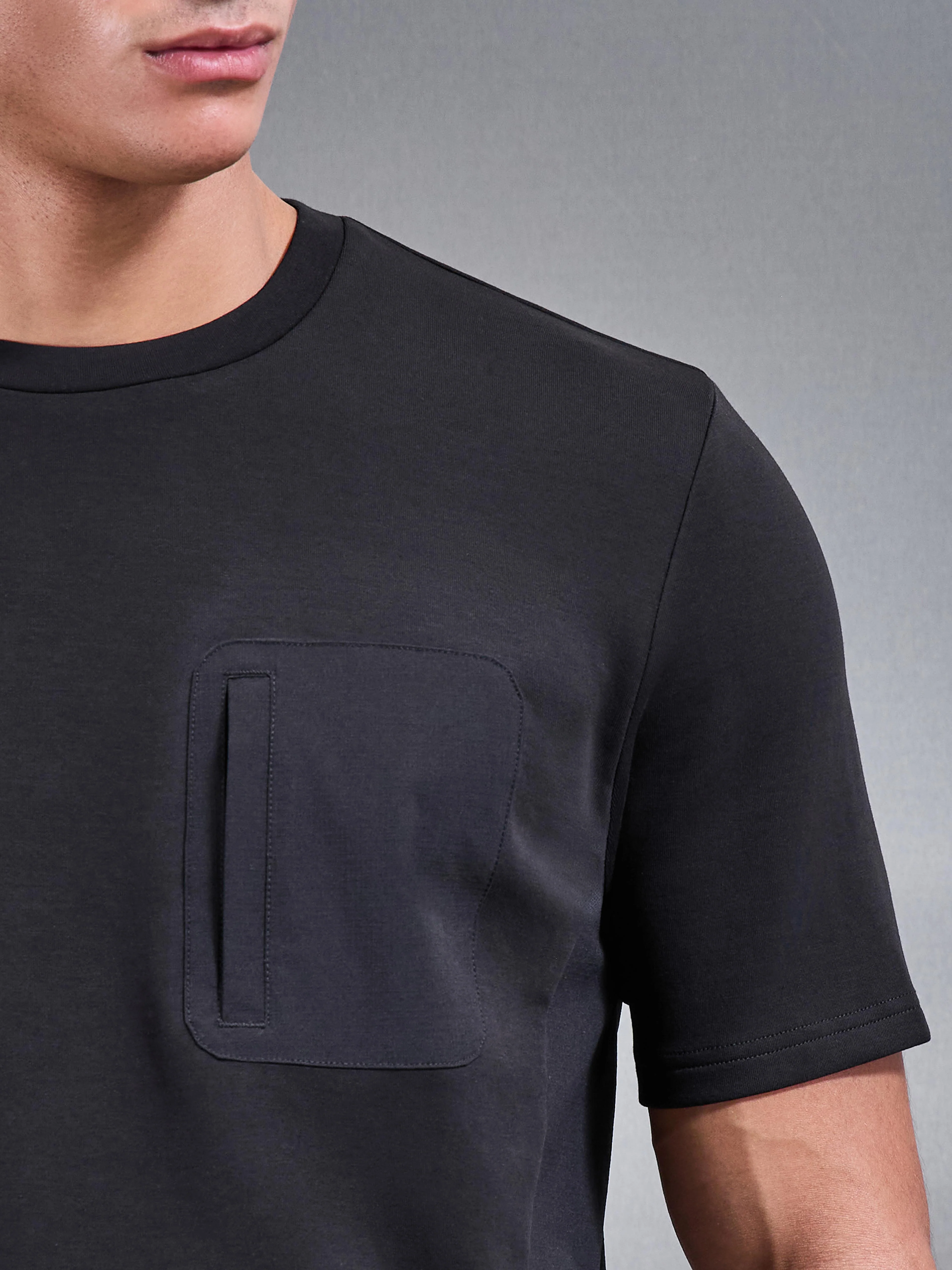 AirTech Hybrid Pocket T-Shirt in Black - Image 4