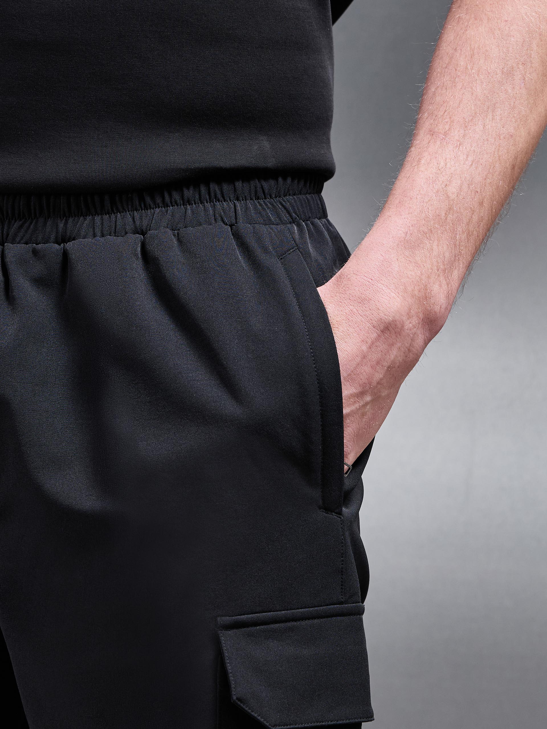 Cargo Short in Black - Image 4