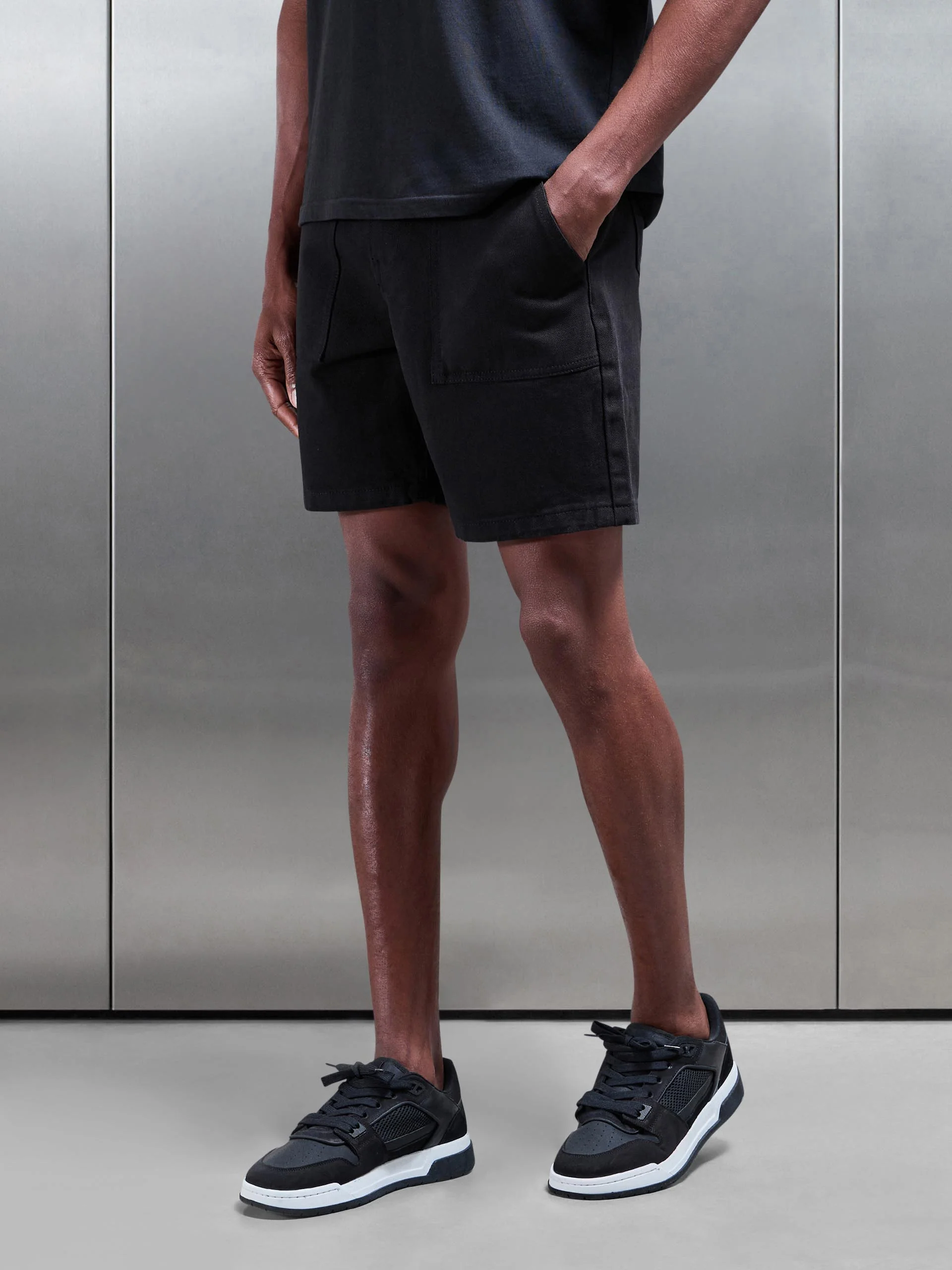 Carpenter Pocket Short in Black