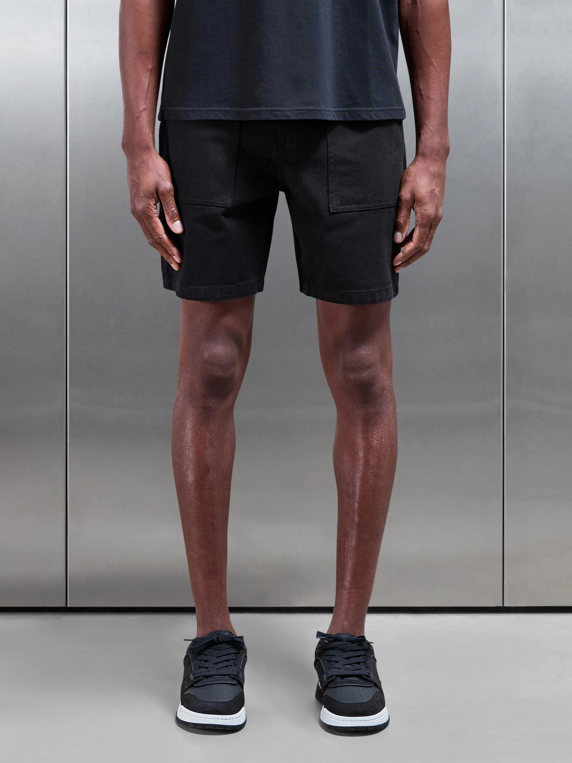 Carpenter Pocket Short in Black - Image 4