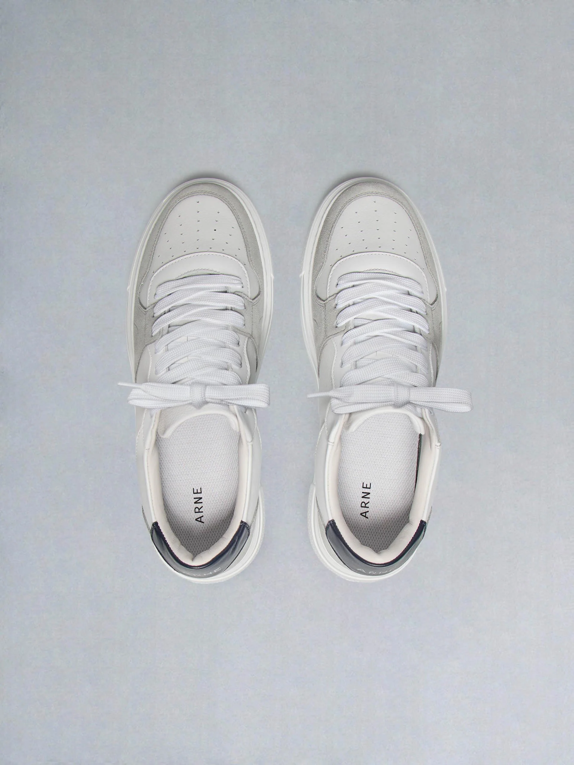 Court Trainer in White Grey - Image 4