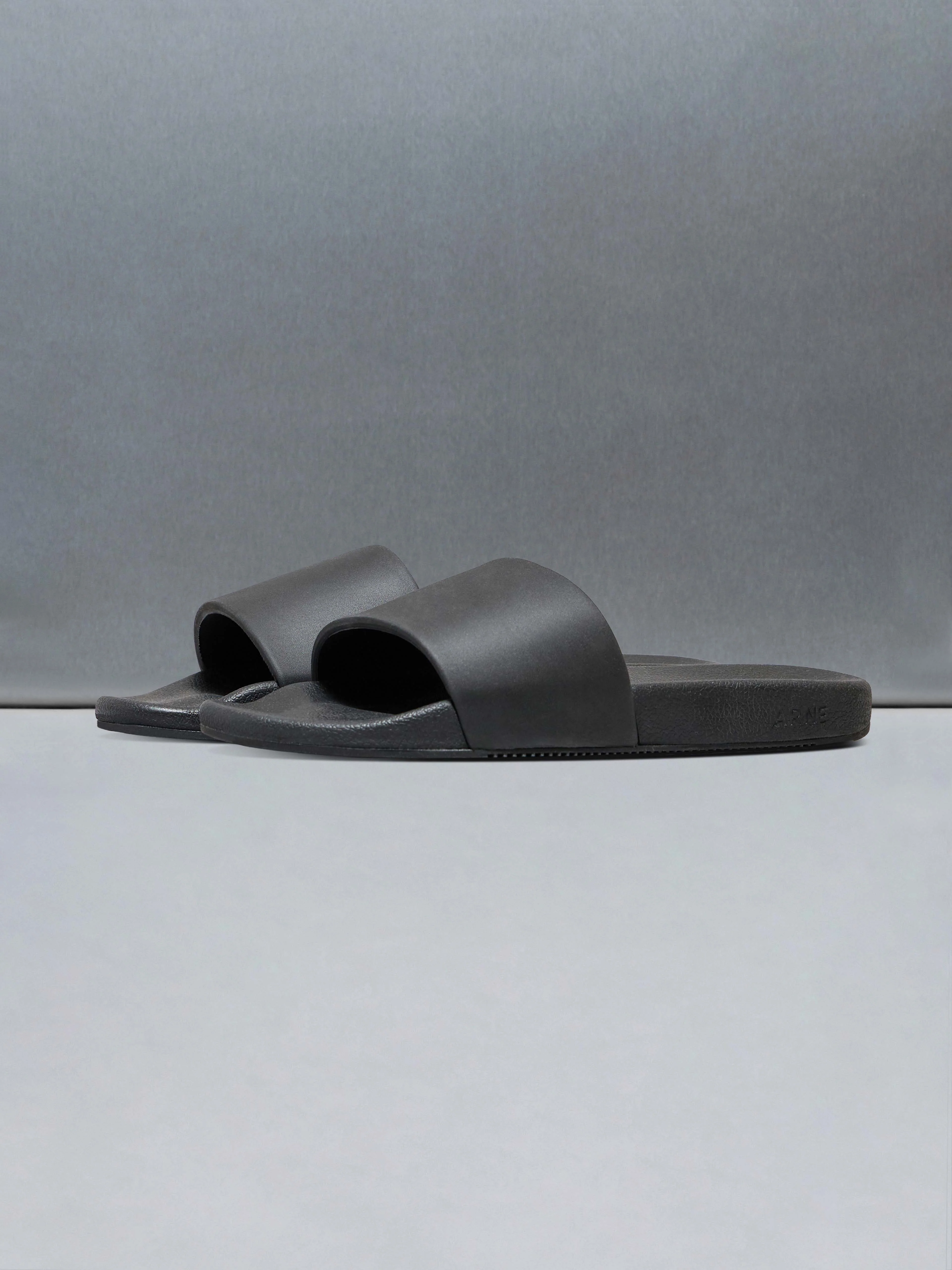 Essential Slides in Black - Image 2