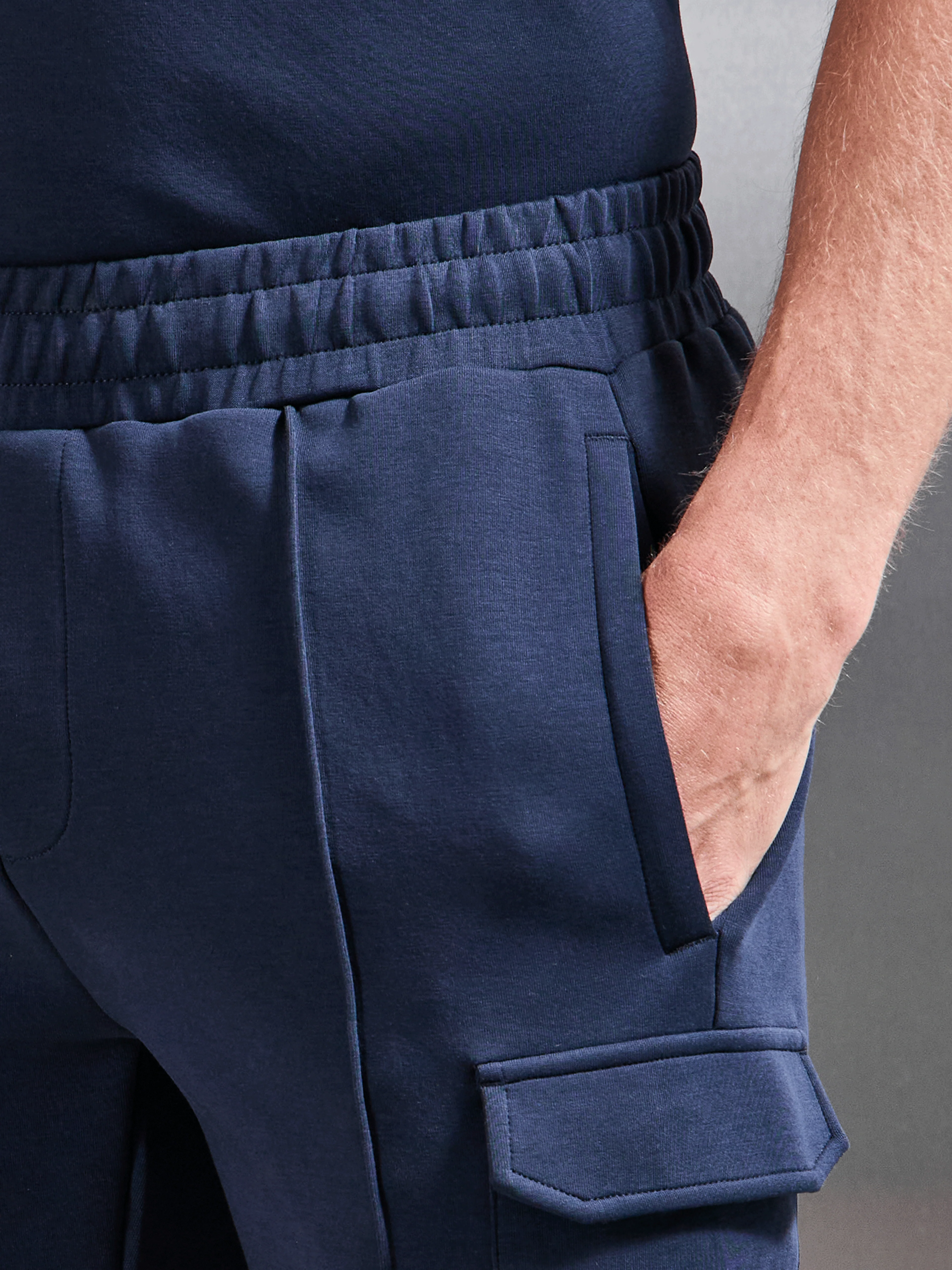 Everyday Luxe Cargo Short in Navy - Image 4