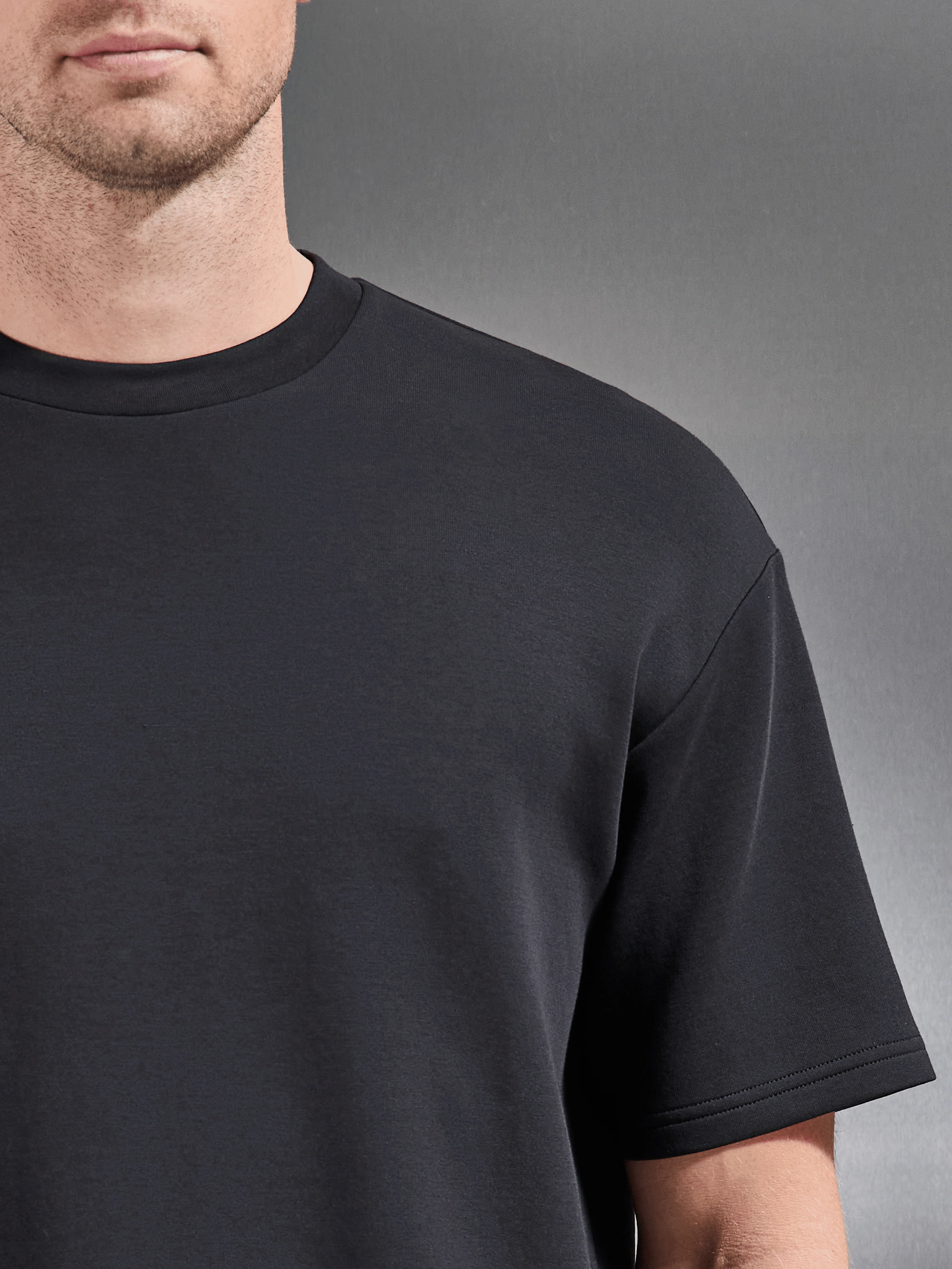 Everyday Luxe Relaxed T-Shirt in Black - Image 3