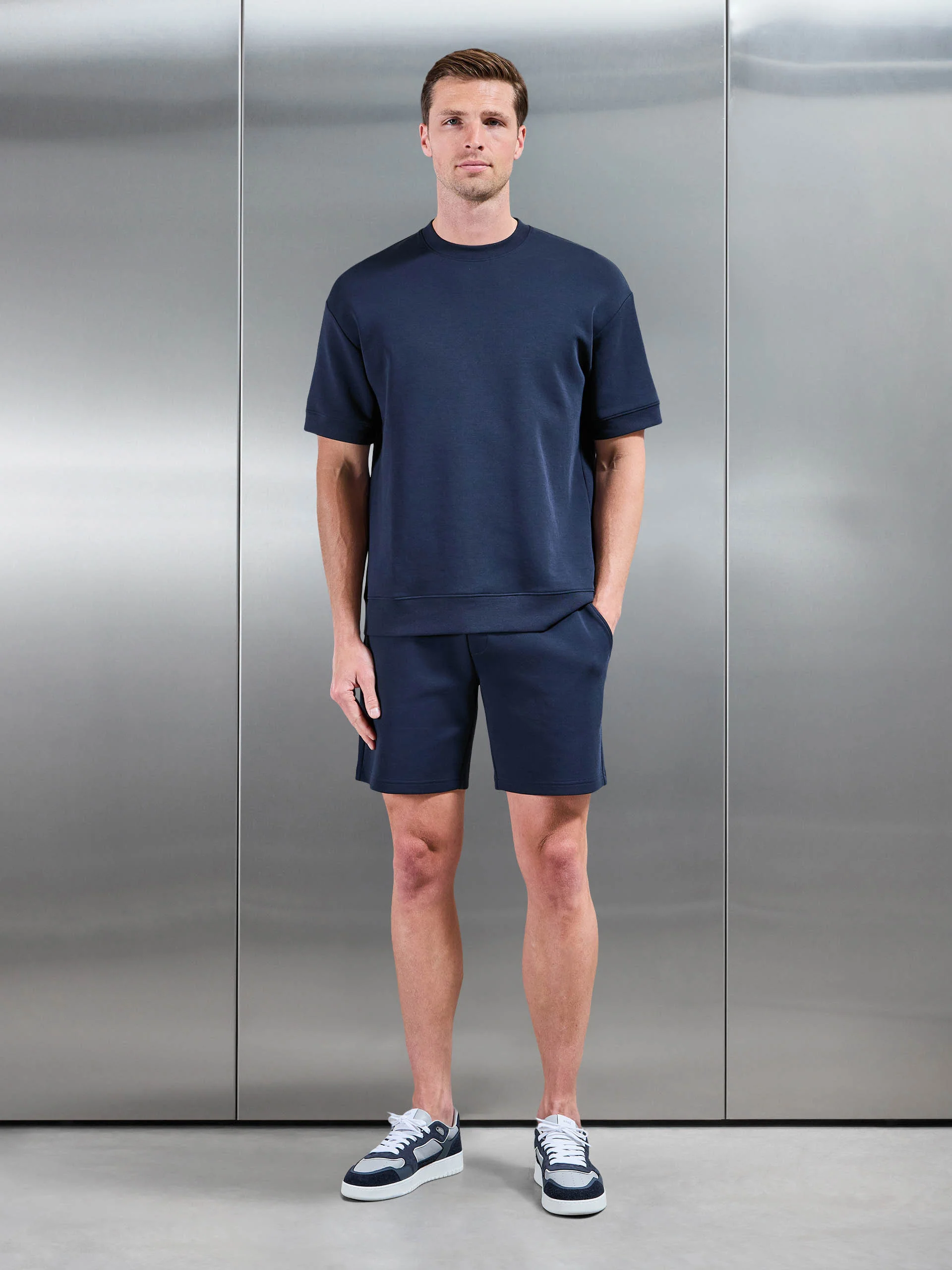 Everyday Luxe Ribbed Relaxed T-Shirt in Navy - Image 2