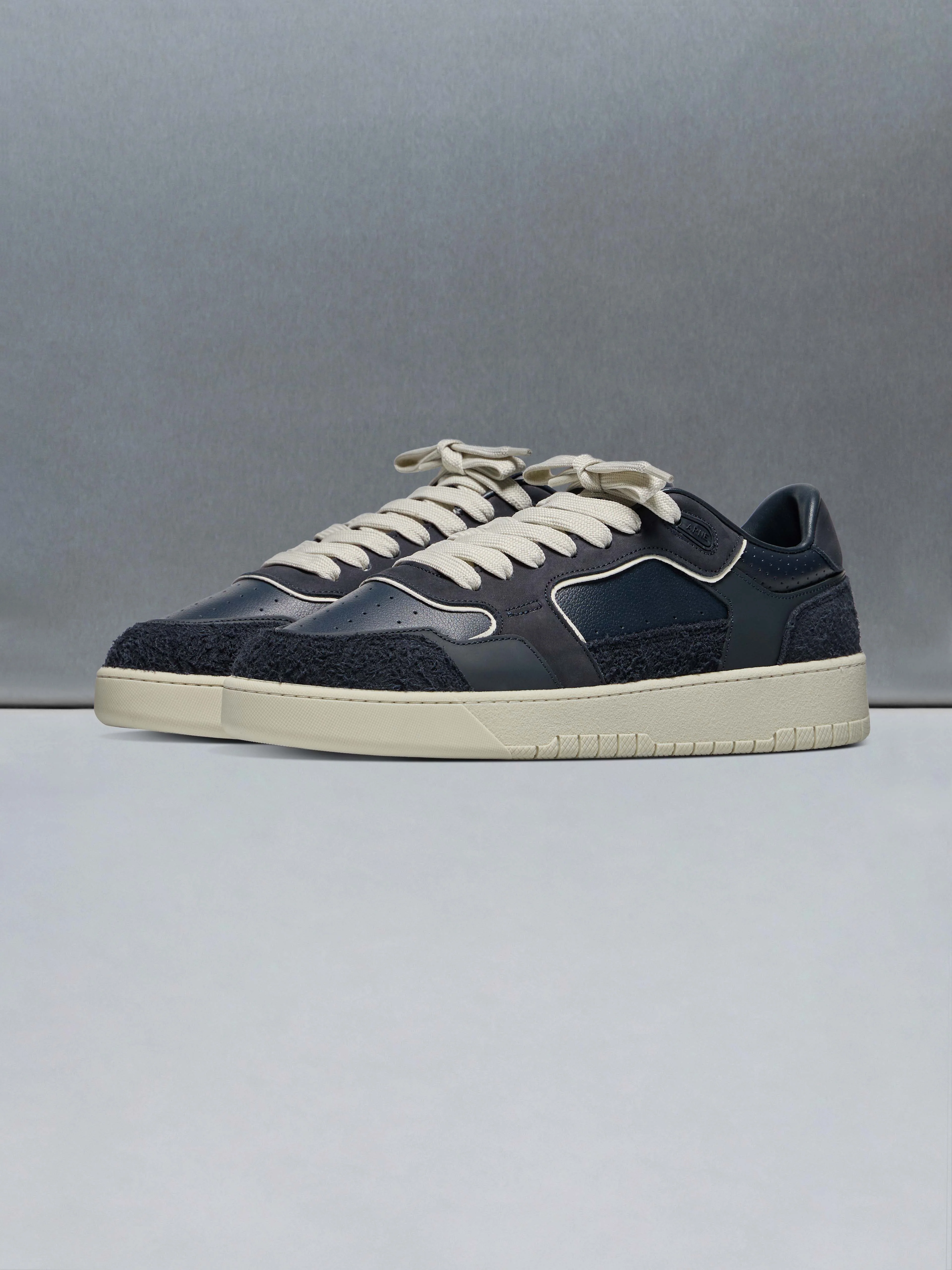 Hoop Trainer in Navy Beige - Image 2