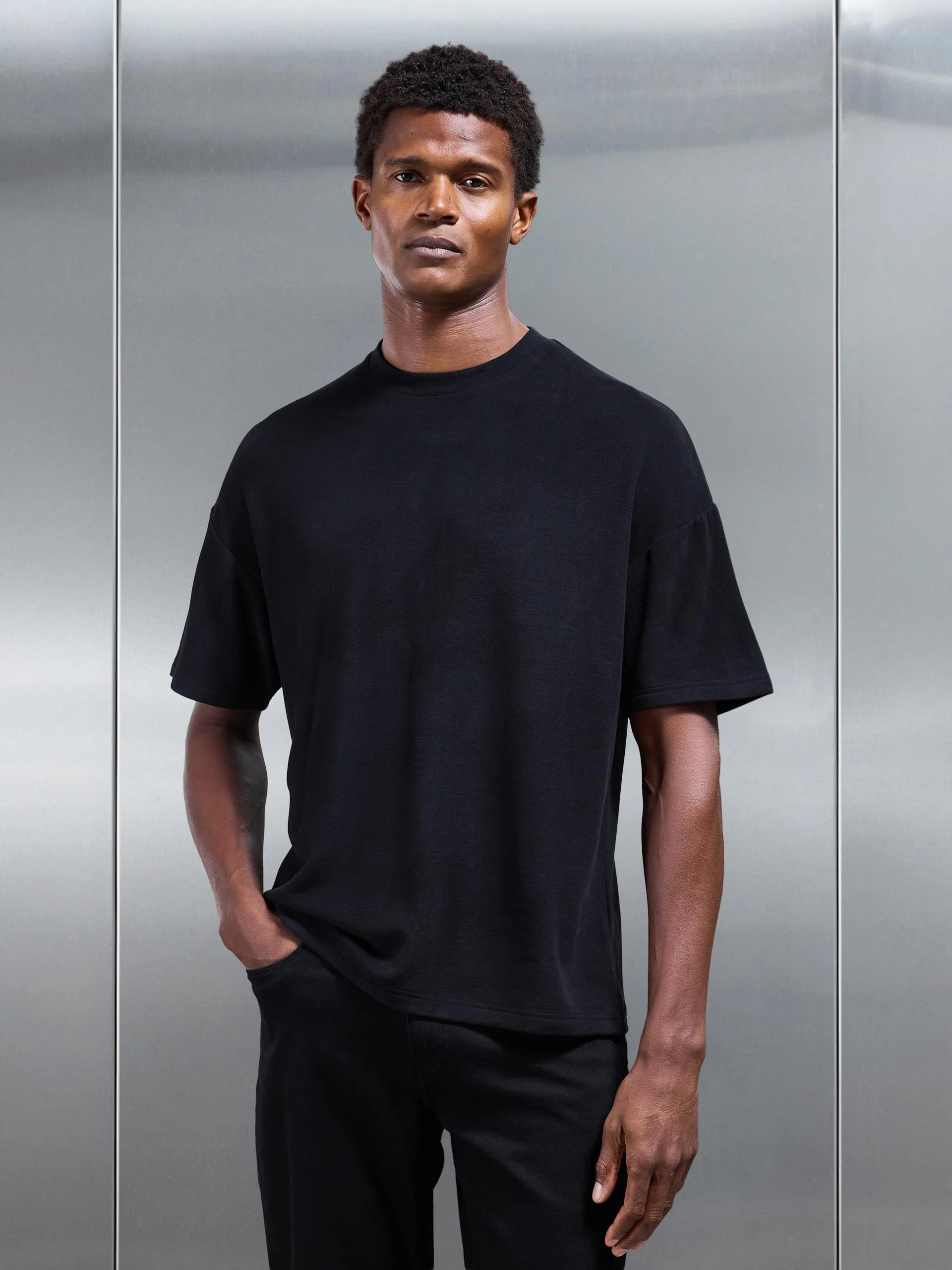 Knitted Textured Relaxed Fit T-Shirt in Black