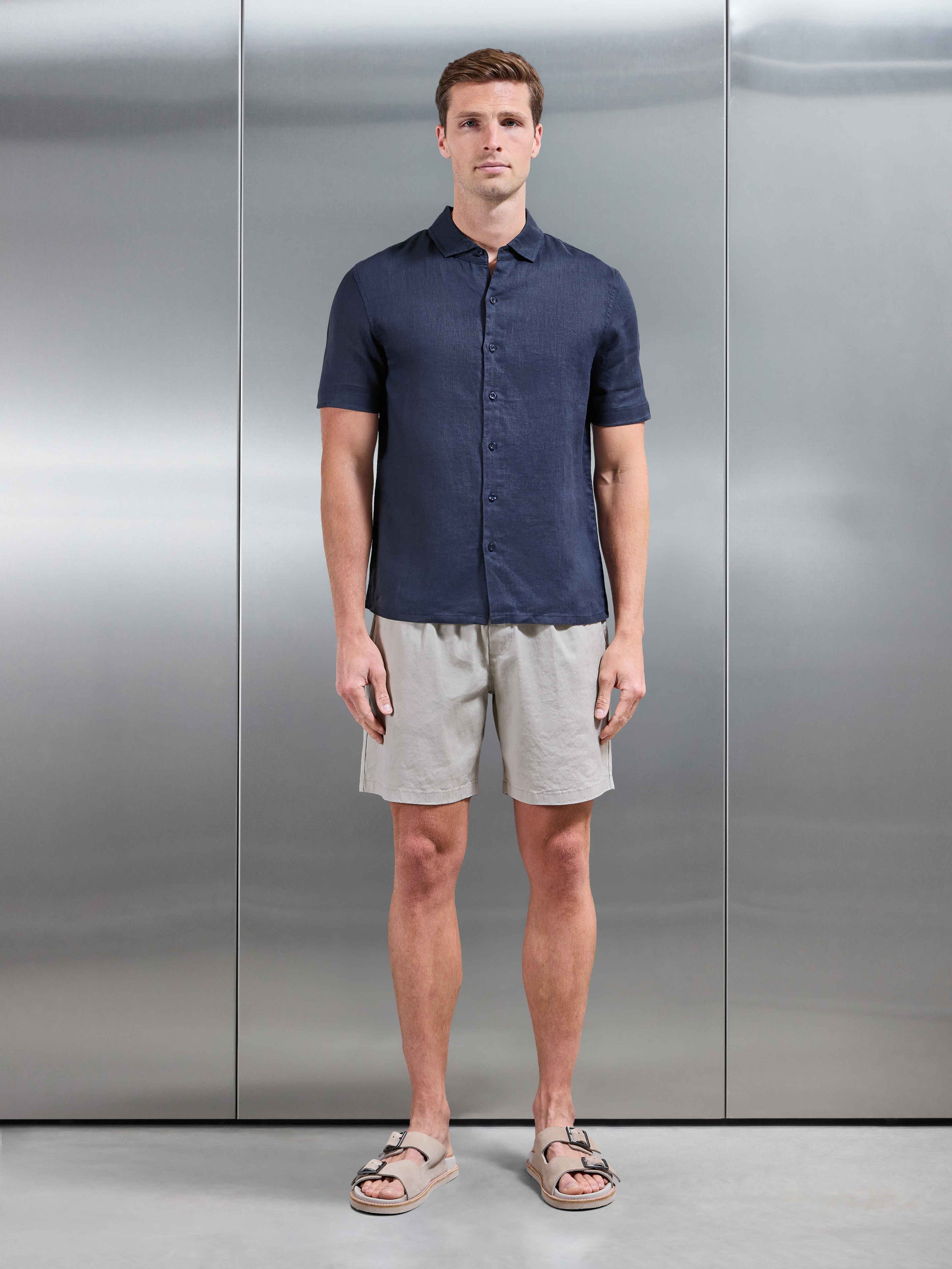 Linen Short Sleeve Cutaway Collar Shirt in Navy - Image 2