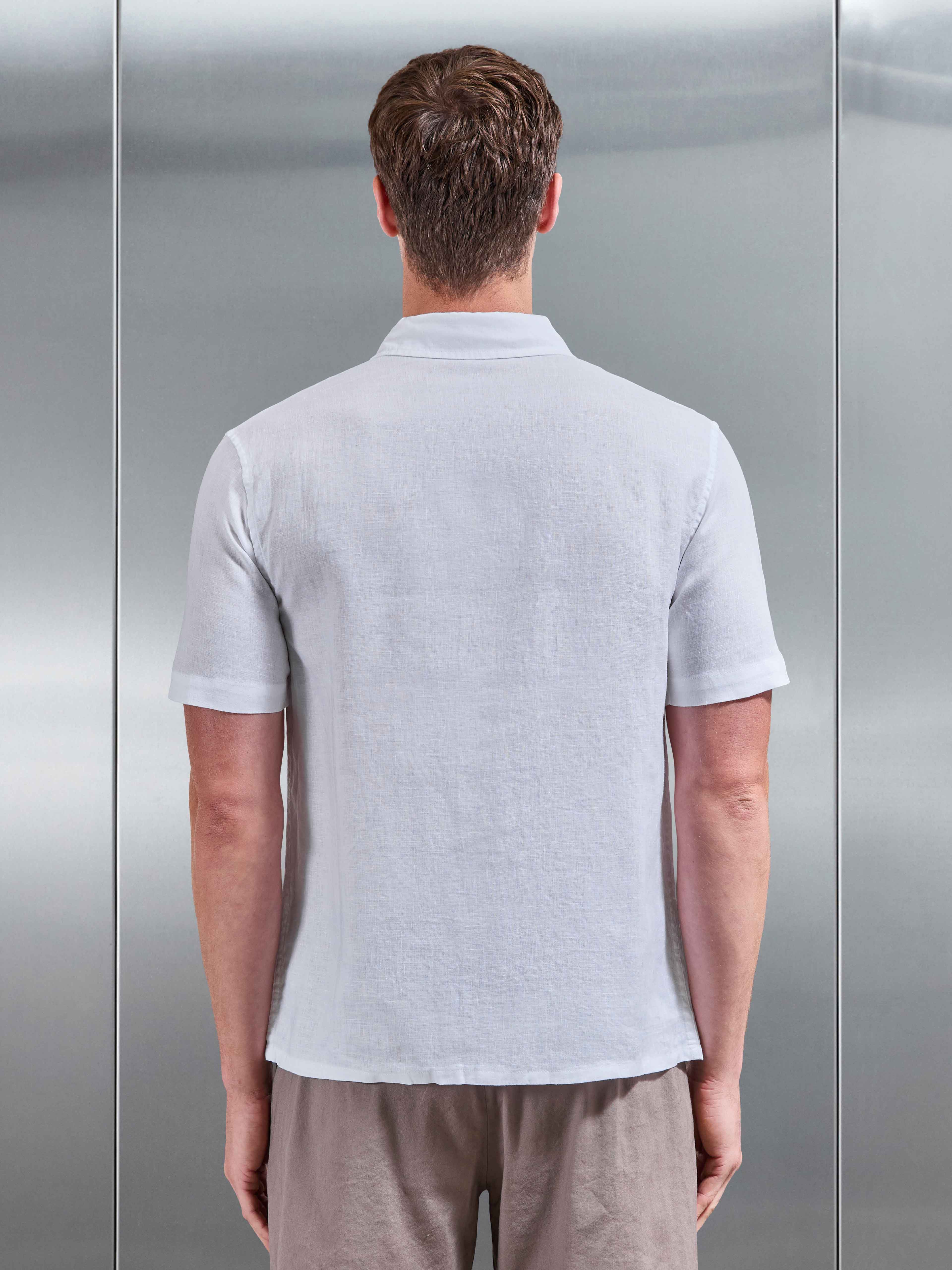 Linen Short Sleeve Cutaway Collar Shirt in White - Image 3