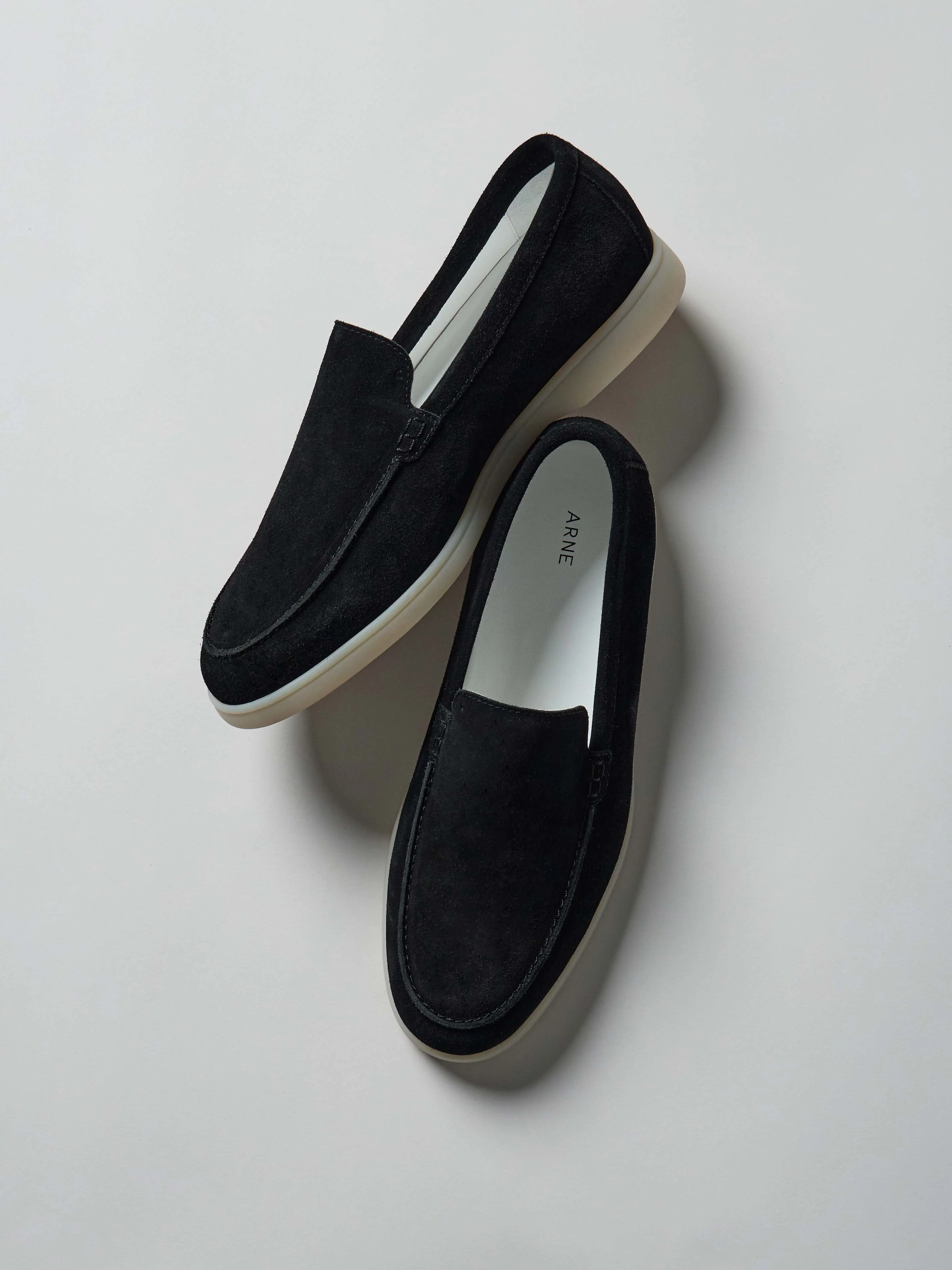Low Loafer in Black - Image 2