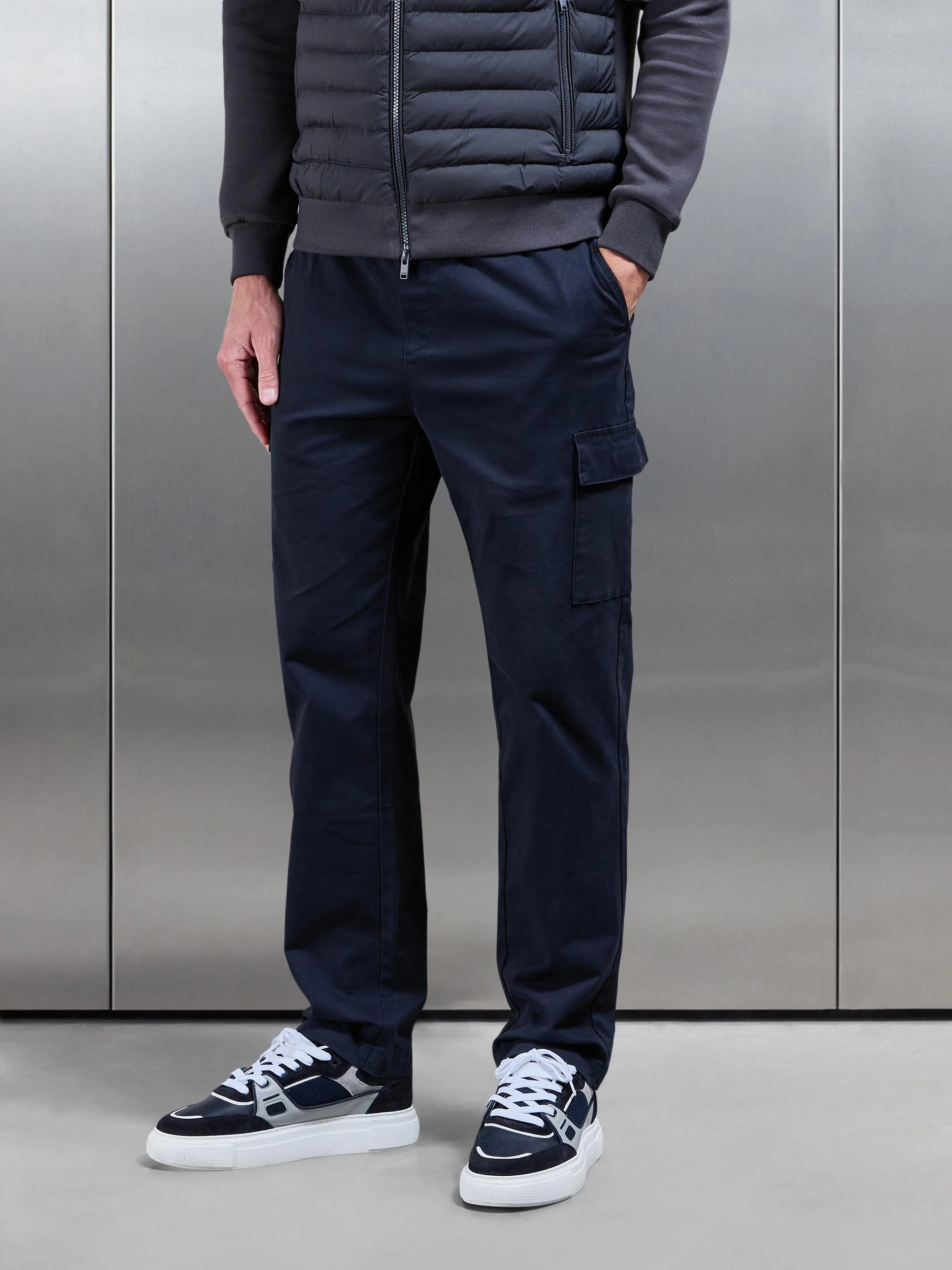 Relaxed Fit Cotton Cargo Pant in Navy