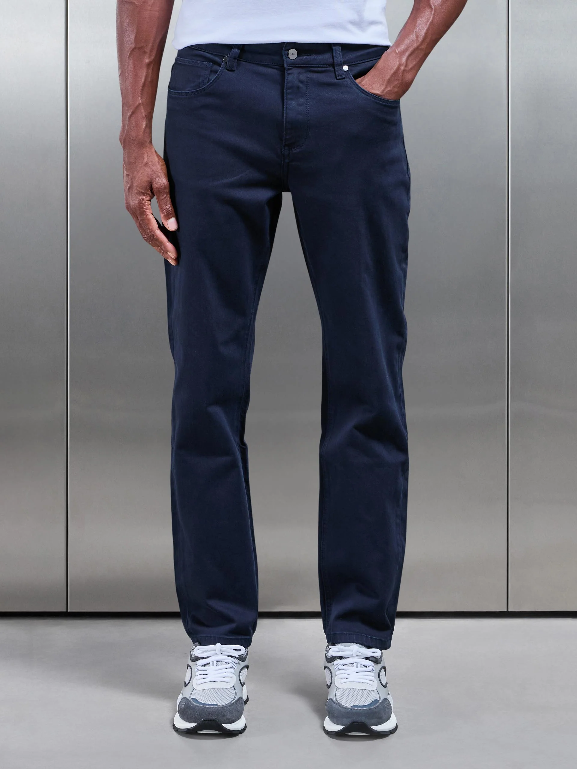 Straight Leg Denim Jeans in Navy