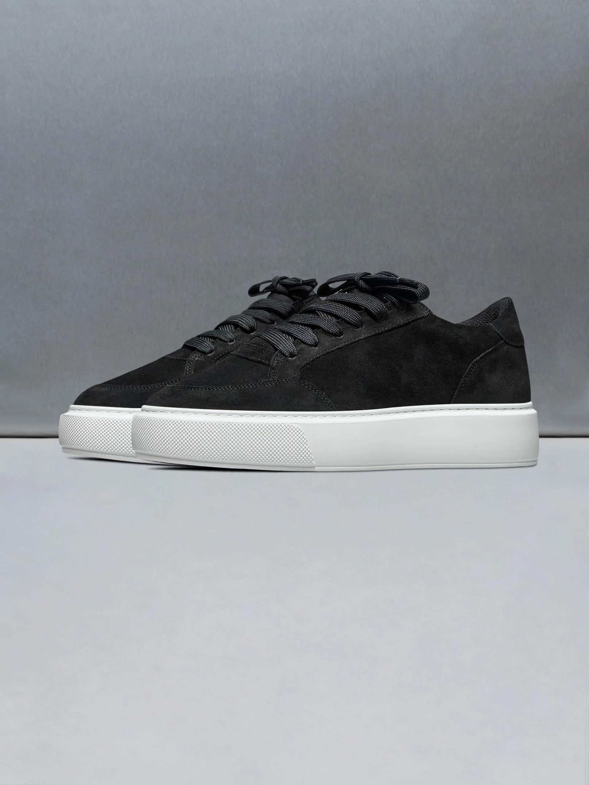 Suede Court 2.0 Trainer in Black - Image 3