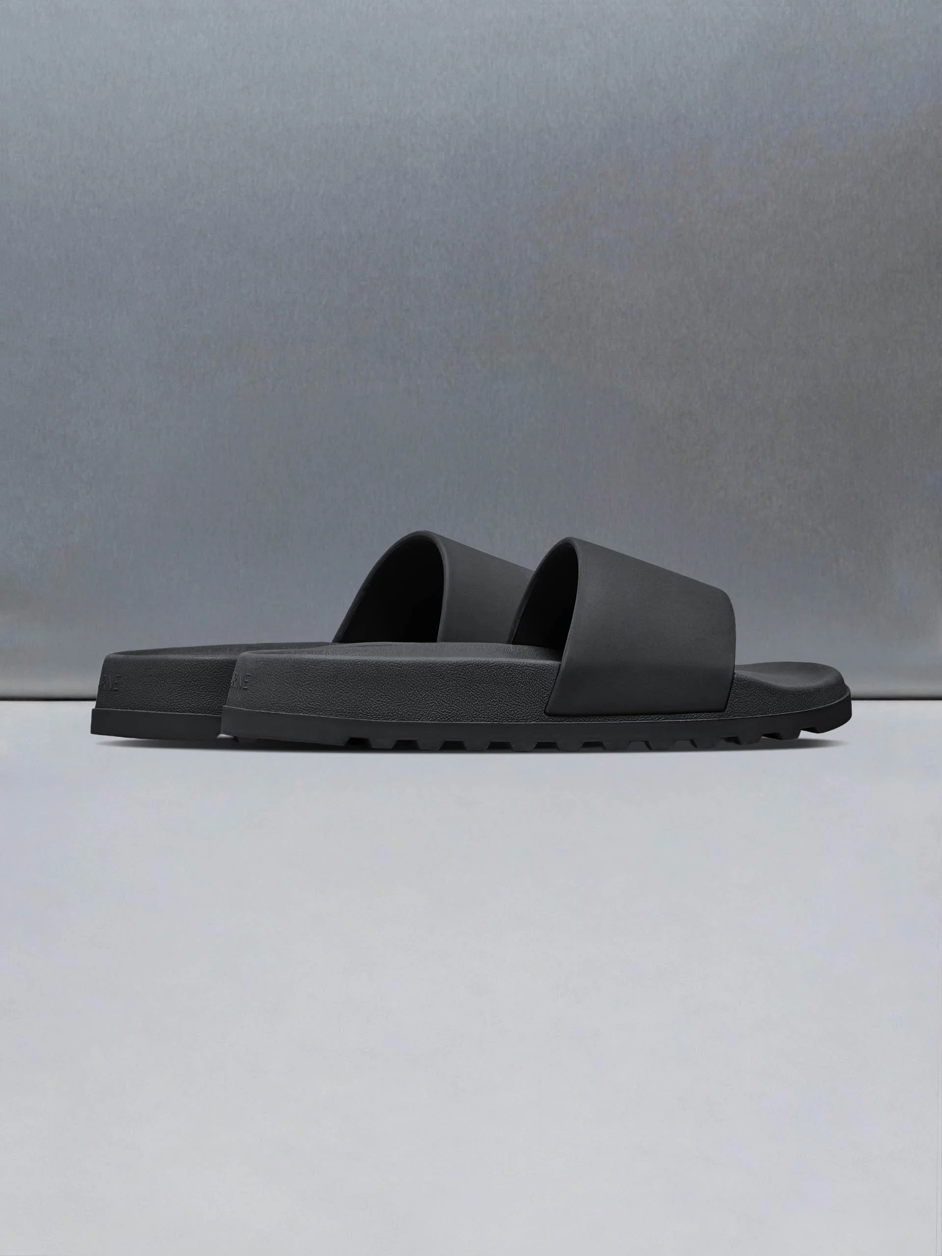 Track Slider in Black - Image 3