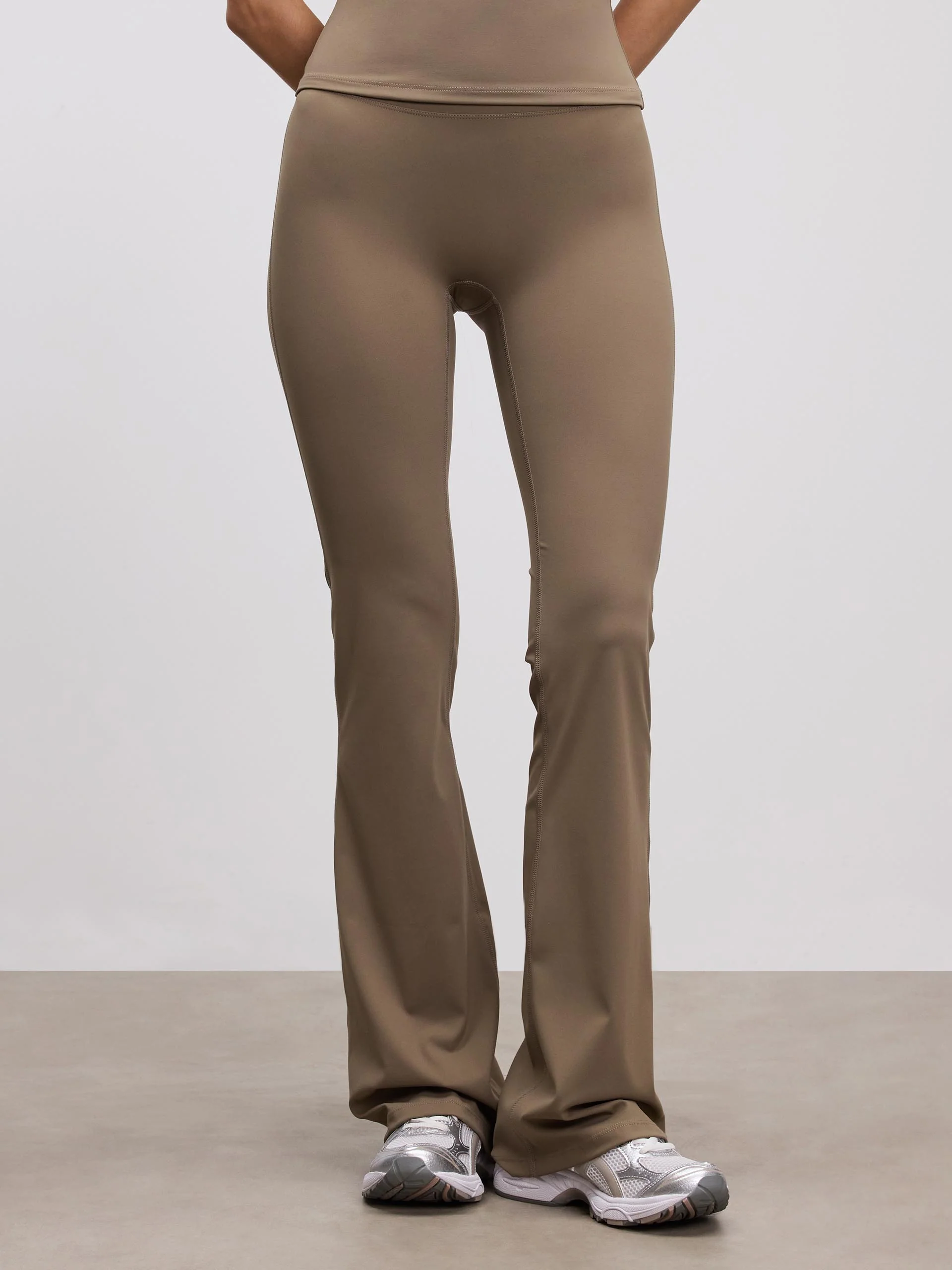 Womens Active Flared Legging in Taupe