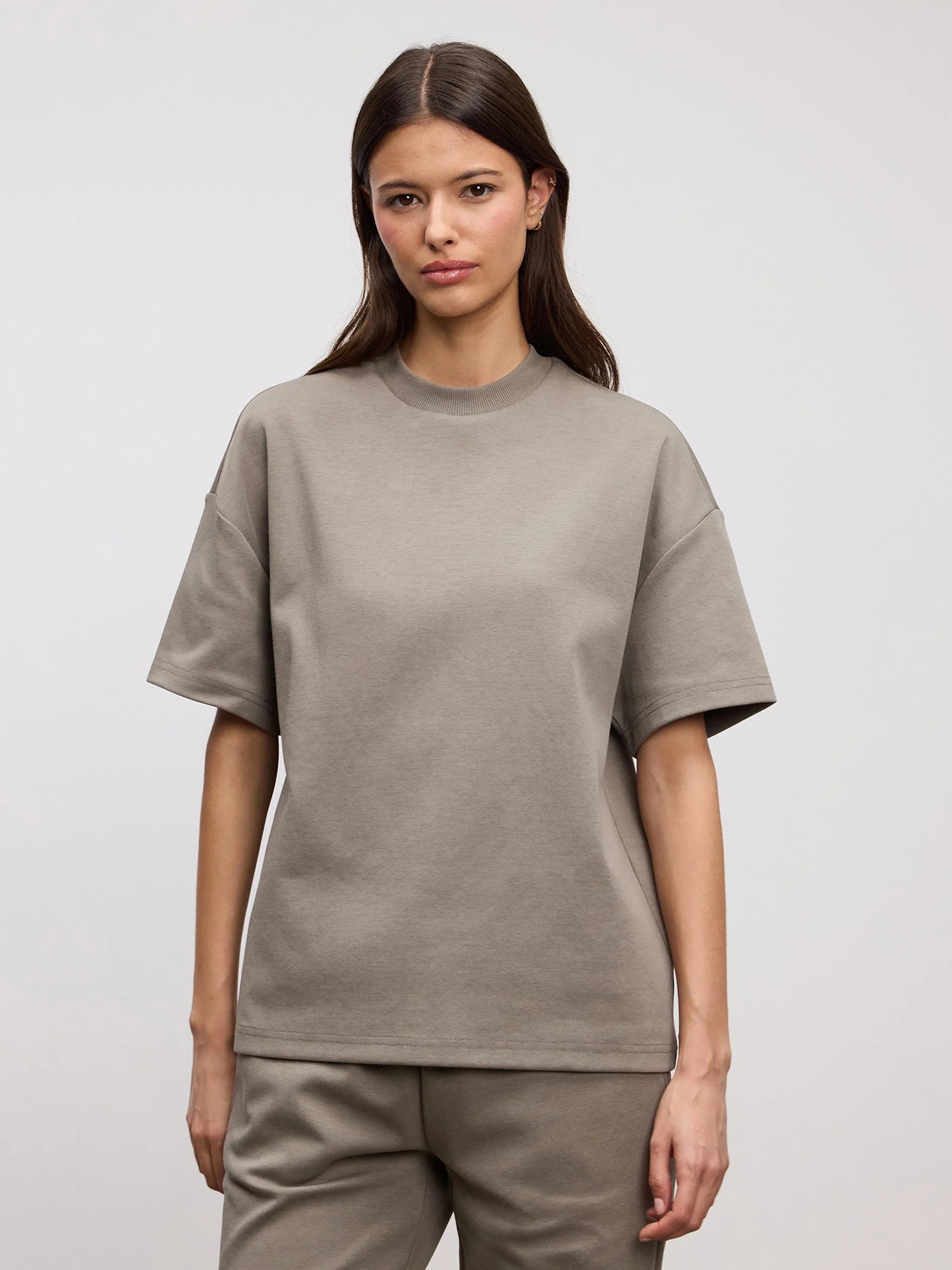 Womens Interlock Relaxed T-Shirt in Olive