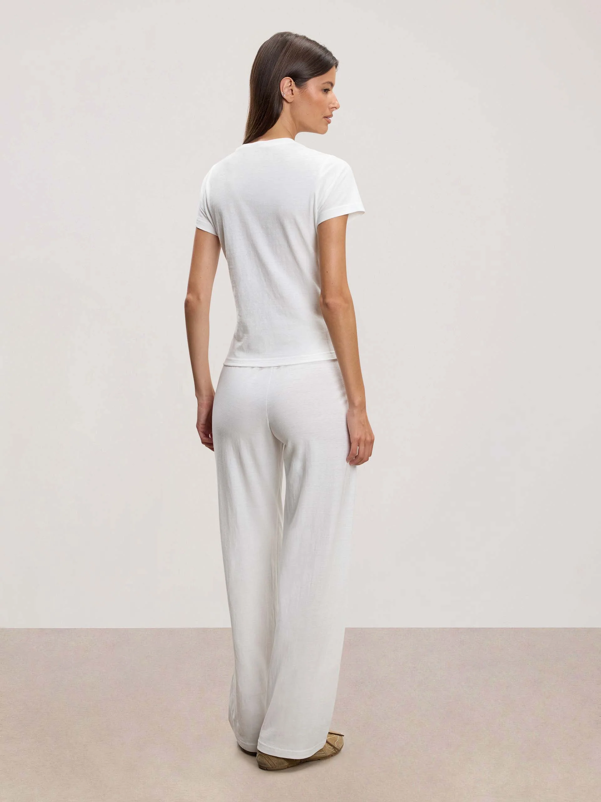 Womens Linen Blend T-Shirt in White - Image 4