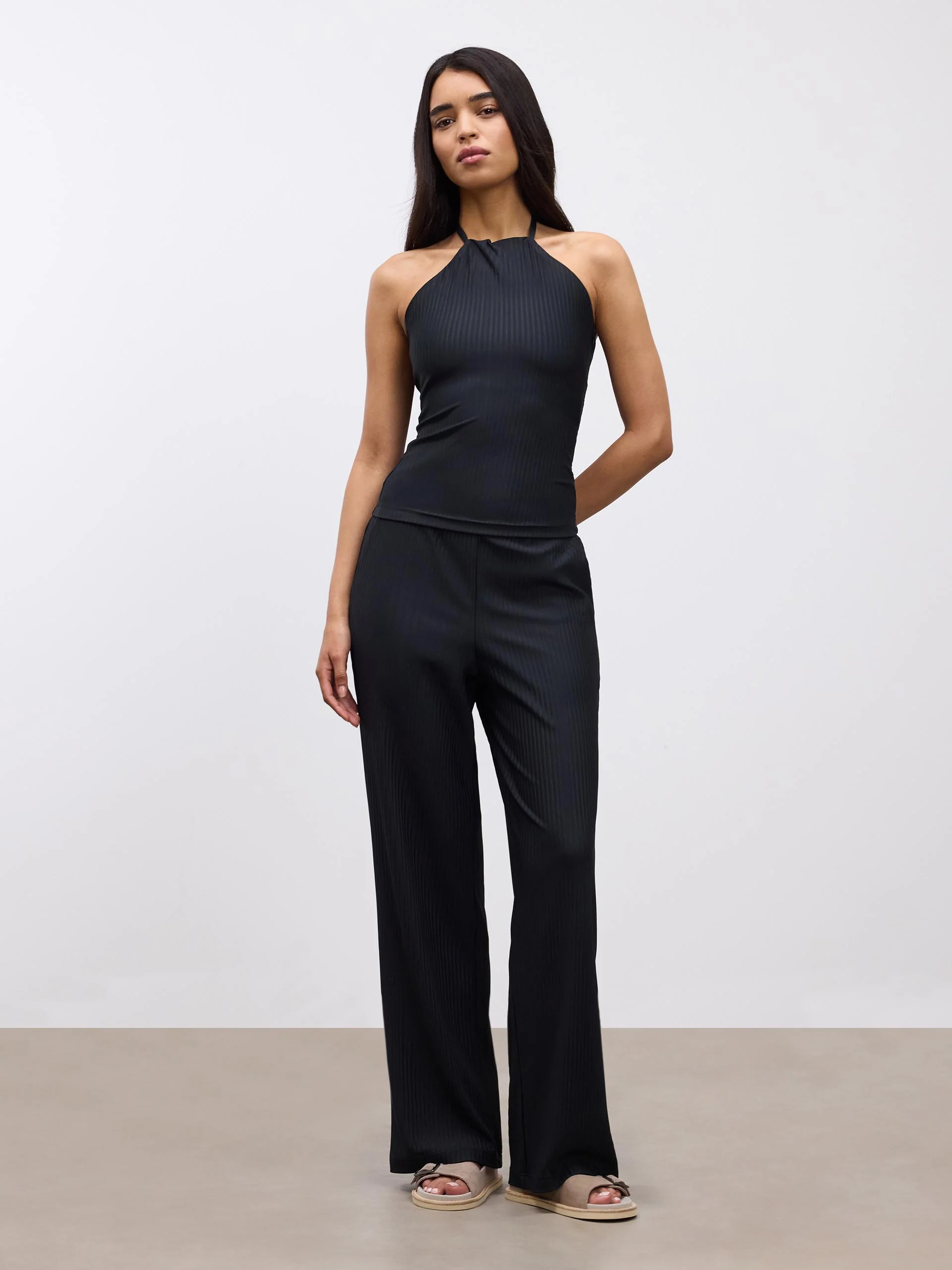 Womens Pleated Trouser in Black - Image 3