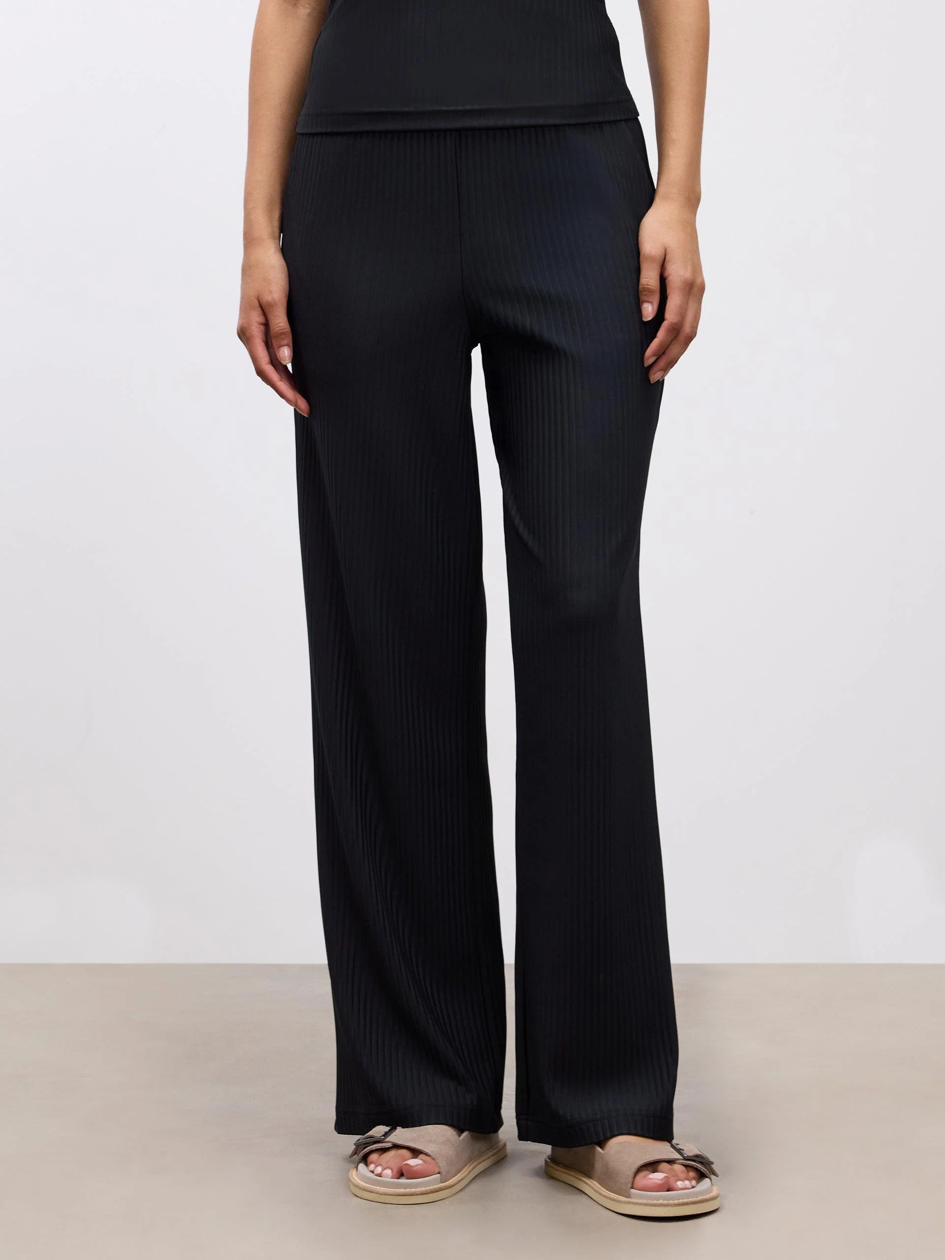 Womens Pleated Trouser in Black - Image 5