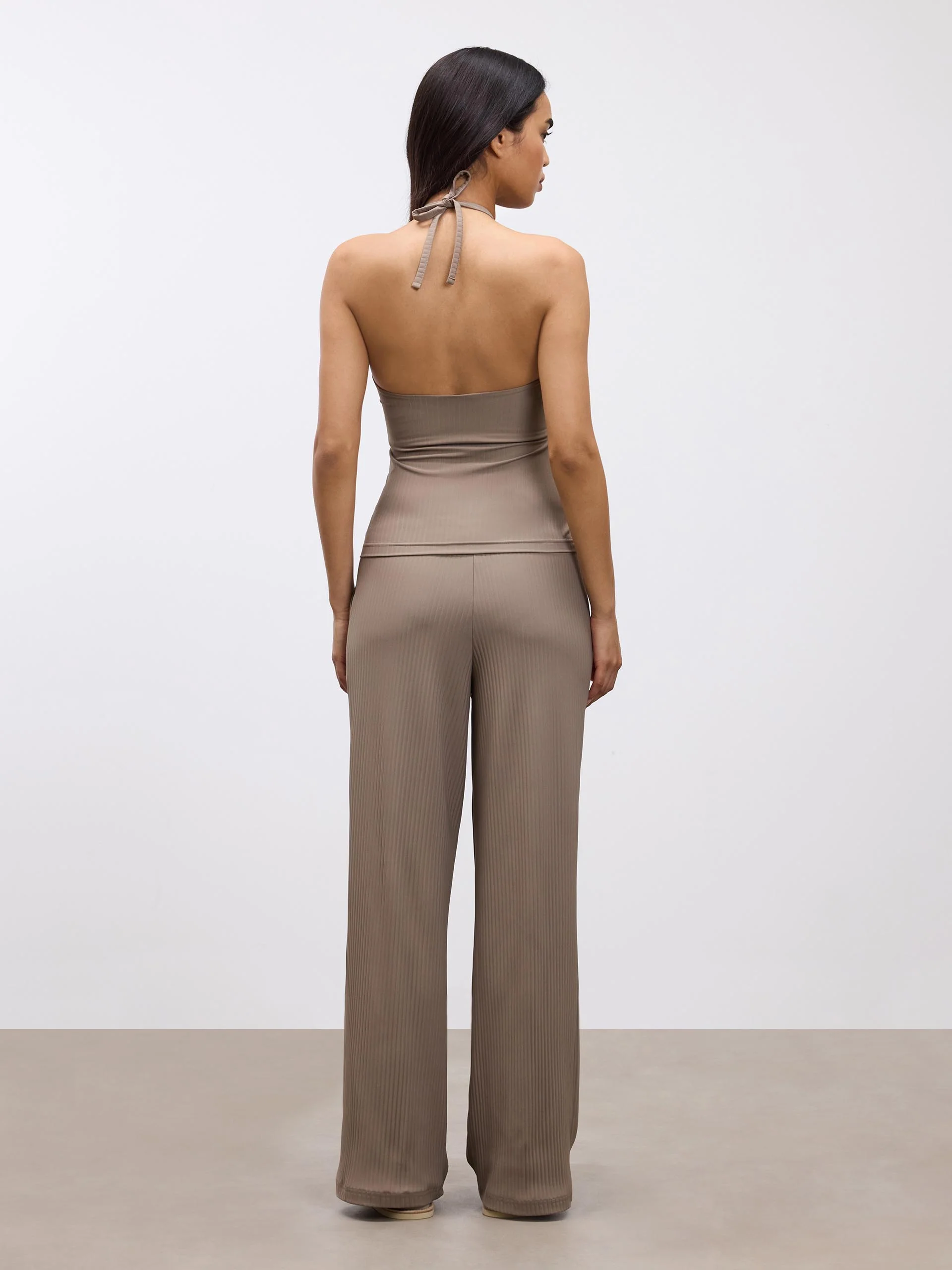 Womens Pleated Trouser in Taupe - Image 3