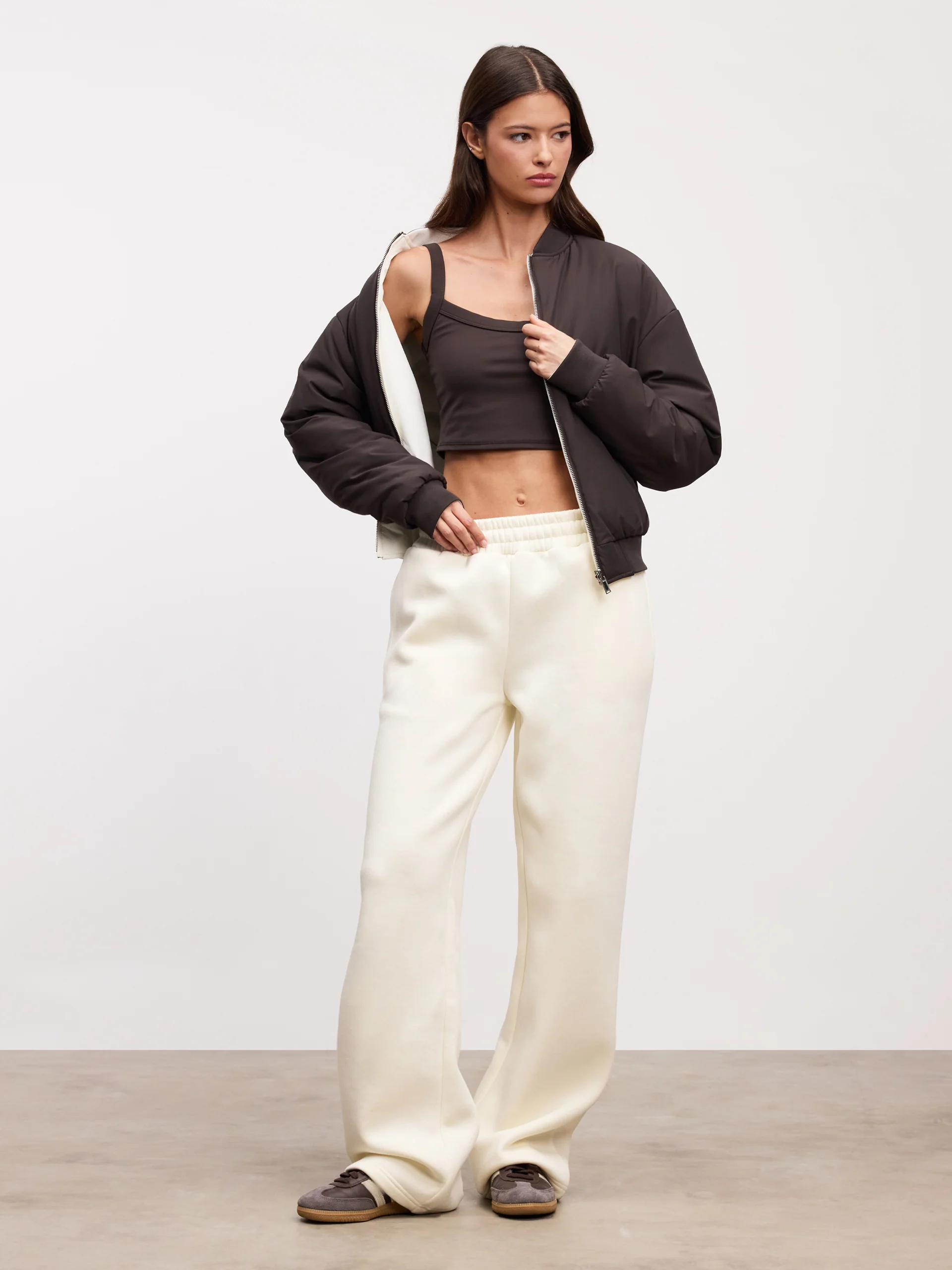 Womens Relaxed Straight Leg Jogger in Ecru - Image 2